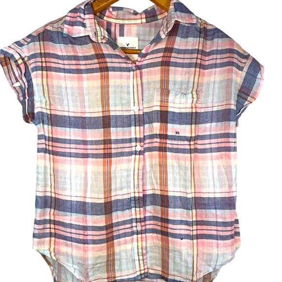 AMERICAN EAGLE Stylish plaid women’s shirt blend of soft colors. Size XS  NWT - Picture 1 of 6